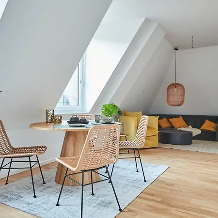 Altstadt Dachgeschoss Studio Deluxe Neu! アパート